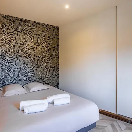 L'ambraga 1 Bedroom - Near Apartment *